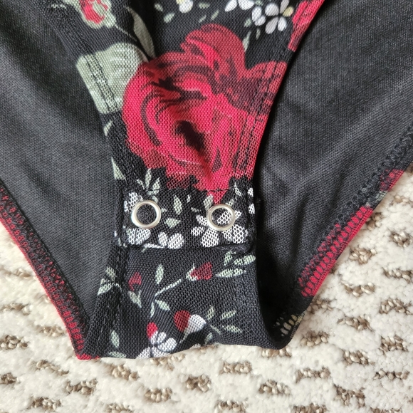 Almost Famous Floral Mesh Bodysuit - Picture 5 of 7
